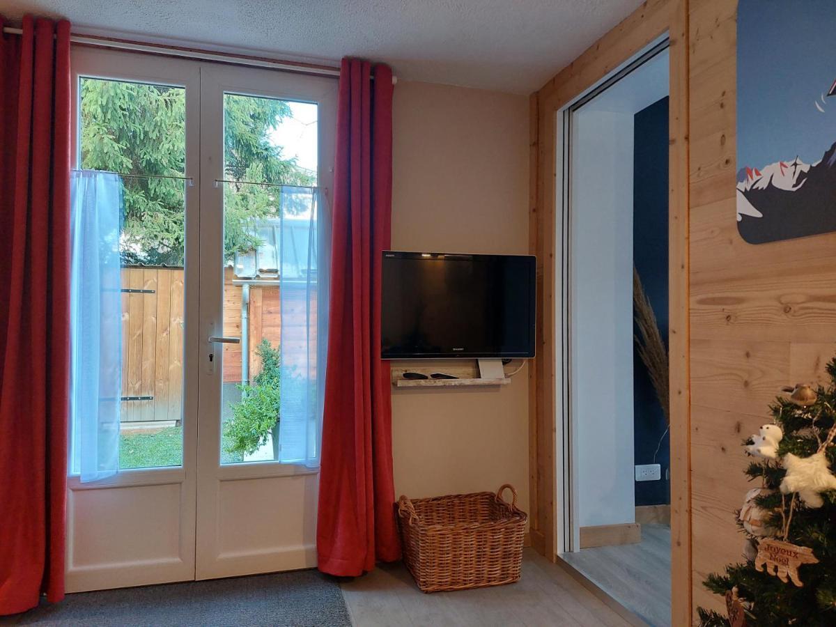 Studio Au Pied Des Montagnes Le Bourg-d'Oisans Ngoại thất bức ảnh
